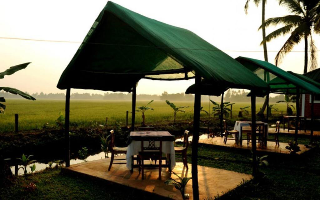 Riverine Resort Alappuzha Exterior foto